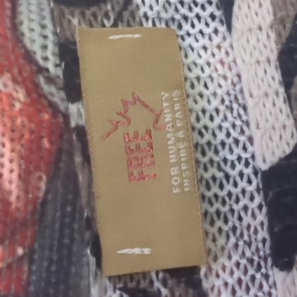 FREE For Humanity Dolman Sleeve Mickey and Minnie Mouse Top - Picture 12 of 12